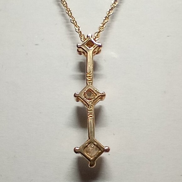 LAST ONE! 14Kt Yellow Gold Quarter-Carat Princess-Cut Diamond Slide & Chain - Picture 4 of 4